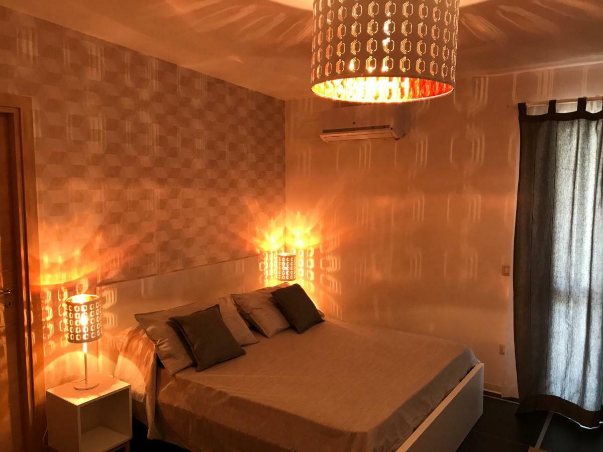 Civico 27 Hotel โกเซนซา ภายนอก รูปภาพ