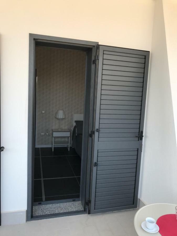 Civico 27 Hotel โกเซนซา ภายนอก รูปภาพ
