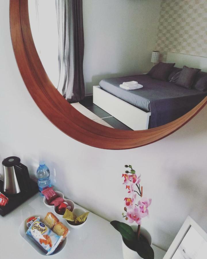 Civico 27 Hotel โกเซนซา ภายนอก รูปภาพ