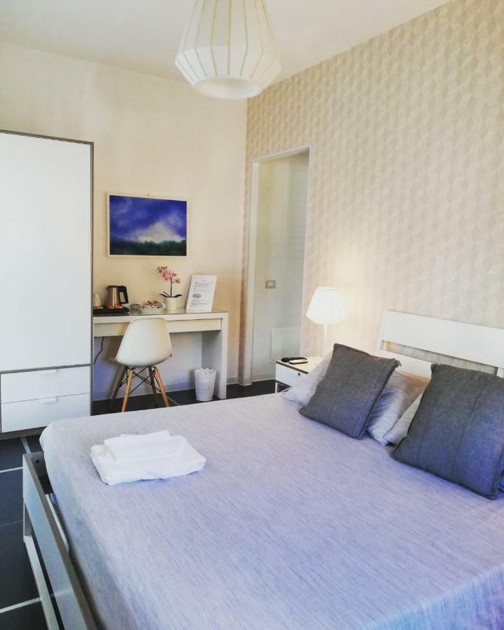 Civico 27 Hotel โกเซนซา ภายนอก รูปภาพ