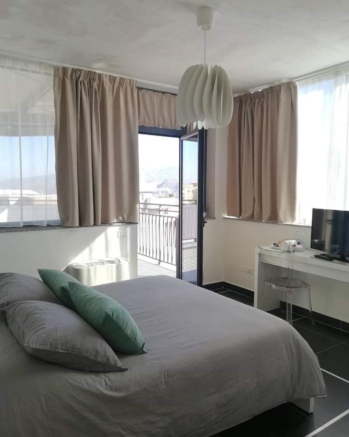 Civico 27 Hotel โกเซนซา ภายนอก รูปภาพ